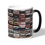 كوب قهوة سحري لون اسود بتصميم كاسيت موسيقي