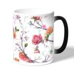 كوب قهوة سحري لون اسود بتصميم مورد