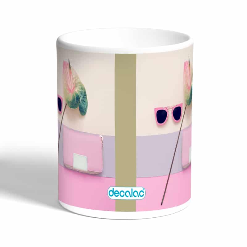 كوب-قهوة-سحري-لون-اسود-بتصميم-ورد-مميز-1