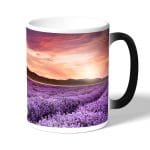 كوب قهوة سحري لون اسود بتصميم ورود بنفسجيه