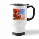 كوب قهوة للسيارة لون ابيض بتصميم اجازه أولاف