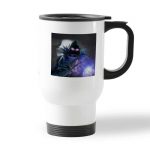 كوب قهوة للسيارة لون ابيض بتصميم المخيف رافين فورتنايت