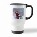 كوب قهوة للسيارة لون ابيض بتصميم رحلة مائية آنا أولاف