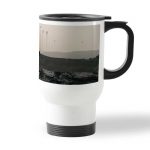 كوب قهوة للسيارة لون ابيض بتصميم رحلة مع الجسر الطفل ديث ستراندنغ