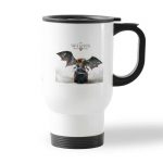 كوب قهوة للسيارة لون ابيض بتصميم صياد وحوش ذا ويتشر