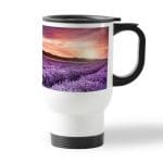 كوب قهوة للسيارة لون ابيض بتصميم ورود بنفسجيه