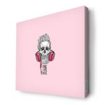 لوحة جدارية قماش كانفس باطار خشبي داخلي بتصميم الأستماع الى الموسيقى