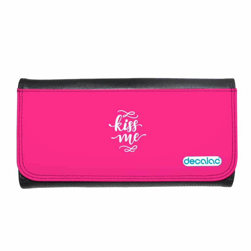 محفظة جلد  بتصميم اعطني قبلة محفظة جلد  بتصميم اعطني قبلة