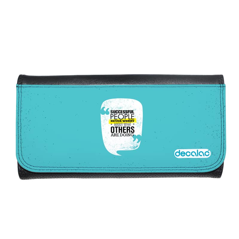 محفظة جلد  بتصميم دع القلق محفظة جلد  بتصميم دع القلق