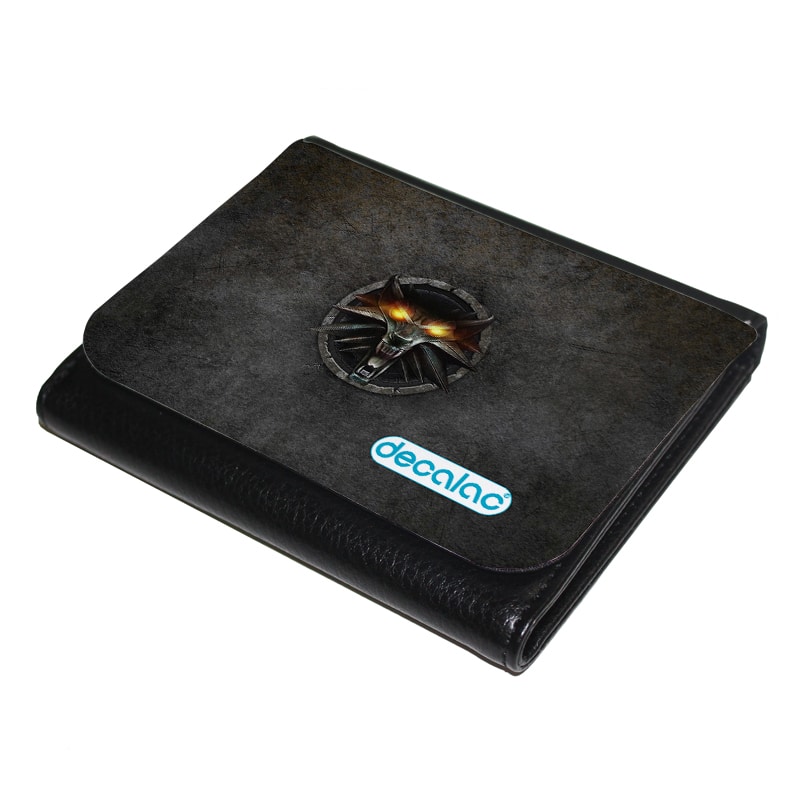 محفظة-جلد-بتصميم-شعار-ذا-ويتشر-1