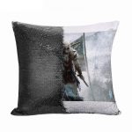 مخدة سحرية مع الحشوة لون اسود بتصميم أساسنز كريد الثورة الأمريكية