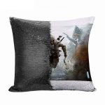 مخدة سحرية مع الحشوة لون اسود بتصميم أساسنز كريد وسط الحرب