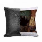 مخدة سحرية مع الحشوة لون اسود بتصميم إيما من نيفرلاند