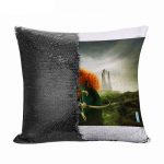 مخدة سحرية مع الحشوة لون اسود بتصميم الأميرة صاحبة القوس والسهم