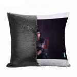 مخدة سحرية مع الحشوة لون اسود بتصميم الشرطيه جيل فالنتاين  رزدنت ايفل 3
