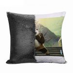 مخدة سحرية مع الحشوة لون اسود بتصميم بو كونغ فو باندا