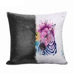 مخدة سحرية مع الحشوة لون اسود بتصميم حمار وحشي ملون