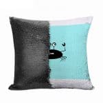 مخدة سحرية مع الحشوة لون اسود بتصميم سلطعون خائف