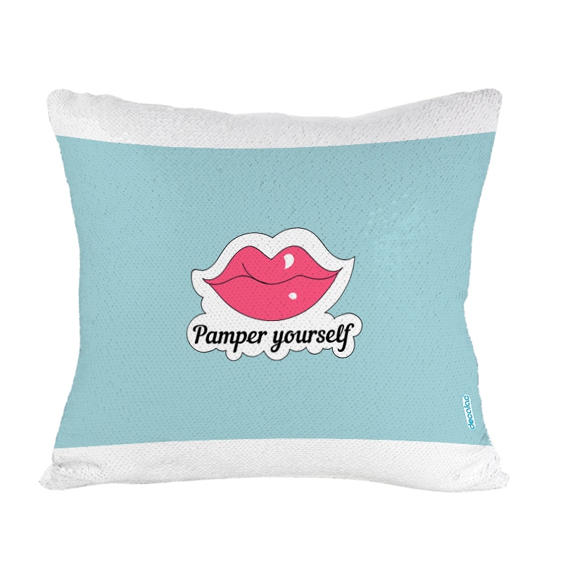 مخدة-سحرية-مع-الحشوة-لون-اسود-بتصميم-شفاه-جذابه-1