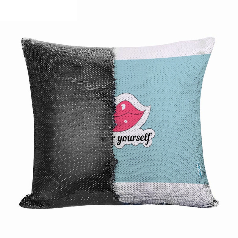 مخدة سحرية مع الحشوة لون اسود بتصميم شفاه جذابه مخدة سحرية مع الحشوة لون اسود بتصميم شفاه جذابه
