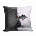 مخدة سحرية مع الحشوة لون اسود بتصميم صياد وحوش ذا ويتشر