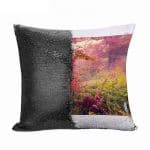 مخدة سحرية مع الحشوة لون اسود بتصميم غابه ورود