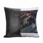 مخدة سحرية مع الحشوة لون اسود بتصميم قتال مع العملاق الضخم هجوم العمالقة