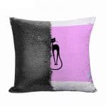 مخدة سحرية مع الحشوة لون اسود بتصميم قطه انيقه