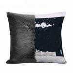 مخدة سحرية مع الحشوة لون اسود بتصميم قمر والنجوم