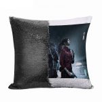 مخدة سحرية مع الحشوة لون اسود بتصميم ليون وكلير رزدنت إيفل 2