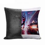 مخدة سحرية مع الحشوة لون اسود بتصميم مايلز مورالز سبايدر مان