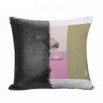 مخدة سحرية مع الحشوة لون اسود بتصميم ورد مميز