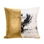 مخدة سحرية مع الحشوة لون ذهبي بتصميم أساسنز كريد الجناح الأسود