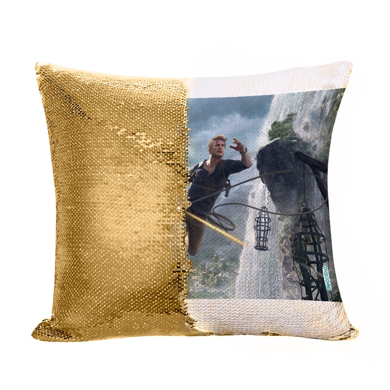 مخدة سحرية مع الحشوة لون ذهبي بتصميم أنشارتد 4  نيثن دريك مخدة سحرية مع الحشوة لون ذهبي بتصميم أنشارتد 4  نيثن دريك