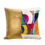 مخدة سحرية مع الحشوة لون ذهبي بتصميم اشكال هندسيه