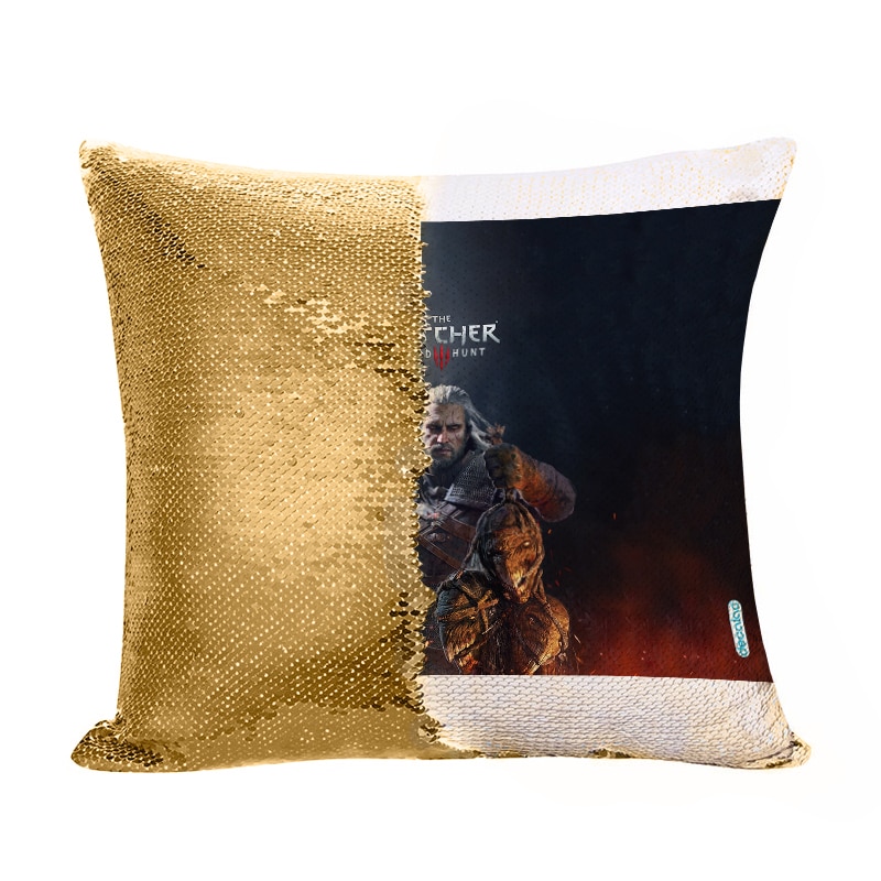 مخدة سحرية مع الحشوة لون ذهبي بتصميم الامساك برؤوس الوحوش ذا ويتشر 3 وايلد هانت مخدة سحرية مع الحشوة لون ذهبي بتصميم الامساك برؤوس الوحوش ذا ويتشر 3 وايلد هانت