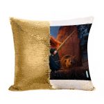 مخدة سحرية مع الحشوة لون ذهبي بتصميم الاميره ميريدا تنقذ امها