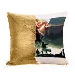 مخدة سحرية مع الحشوة لون ذهبي بتصميم حرب عملاقان هجوم العمالقة