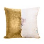 مخدة سحرية مع الحشوة لون ذهبي بتصميم رسمه ورده