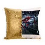 مخدة سحرية مع الحشوة لون ذهبي بتصميم  سبايدر مان اعلى نيويورك