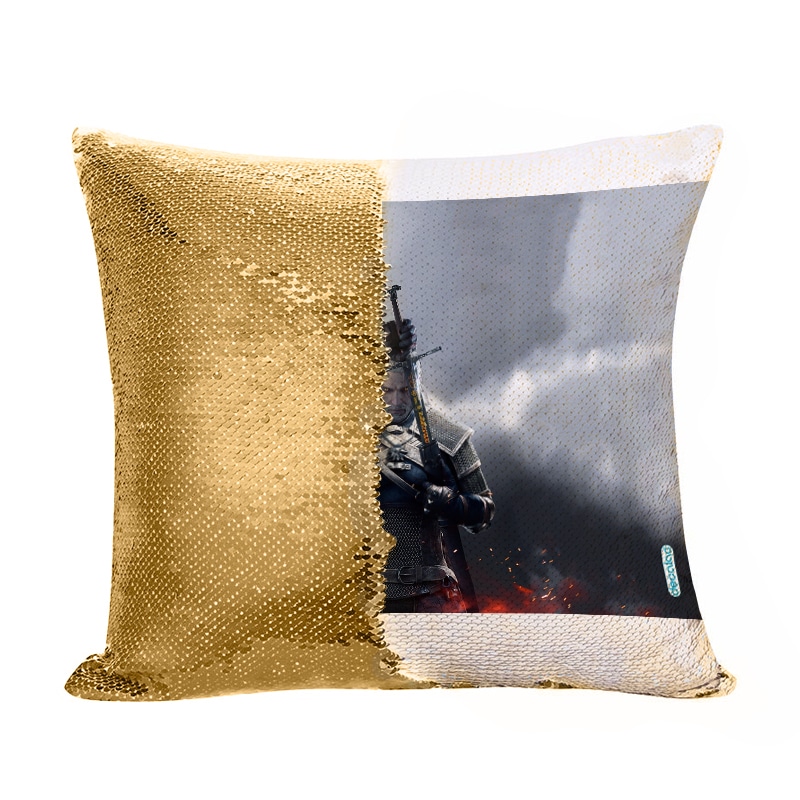 مخدة سحرية مع الحشوة لون ذهبي بتصميم سيف جيرالت ذا ويتشر 3 وايلد هانت مخدة سحرية مع الحشوة لون ذهبي بتصميم سيف جيرالت ذا ويتشر 3 وايلد هانت