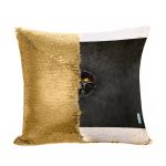 مخدة سحرية مع الحشوة لون ذهبي بتصميم شعار ذا ويتشر