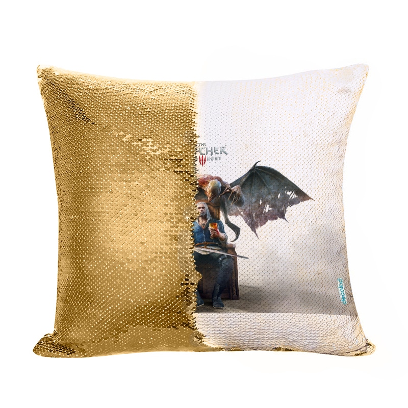 مخدة سحرية مع الحشوة لون ذهبي بتصميم صياد وحوش ذا ويتشر مخدة سحرية مع الحشوة لون ذهبي بتصميم صياد وحوش ذا ويتشر