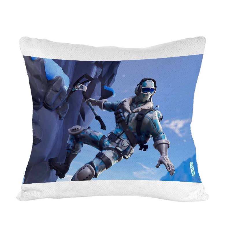 مخدة-سحرية-مع-الحشوة-لون-ذهبي-بتصميم-فورت-نايت-تسلق-جبل-جليدي-1