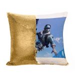 مخدة سحرية مع الحشوة لون ذهبي بتصميم فورت نايت تسلق جبل جليدي