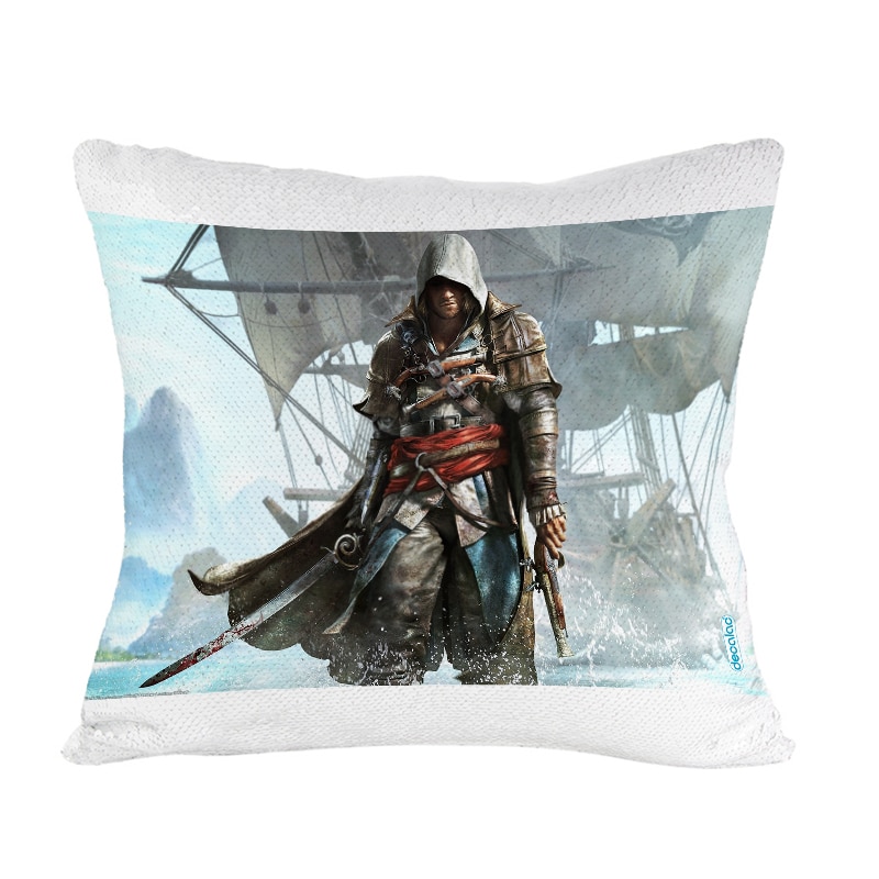 مخدة-سحرية-مع-الحشوة-لون-ذهبي-بتصميم-قتال-مع-القراصنه-أساسنز-كريد-1