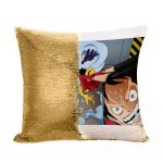 مخدة سحرية مع الحشوة لون ذهبي بتصميم لوفي ضد سيزار ون بيس