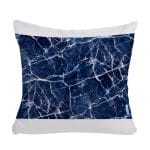 مخدة مع الحشوة بتصميم أزرق وأبيض