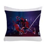 مخدة مع الحشوة بتصميم إنتو ذا سبايدر فيرس