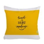 مخدة مع الحشوة بتصميم ابتسامه